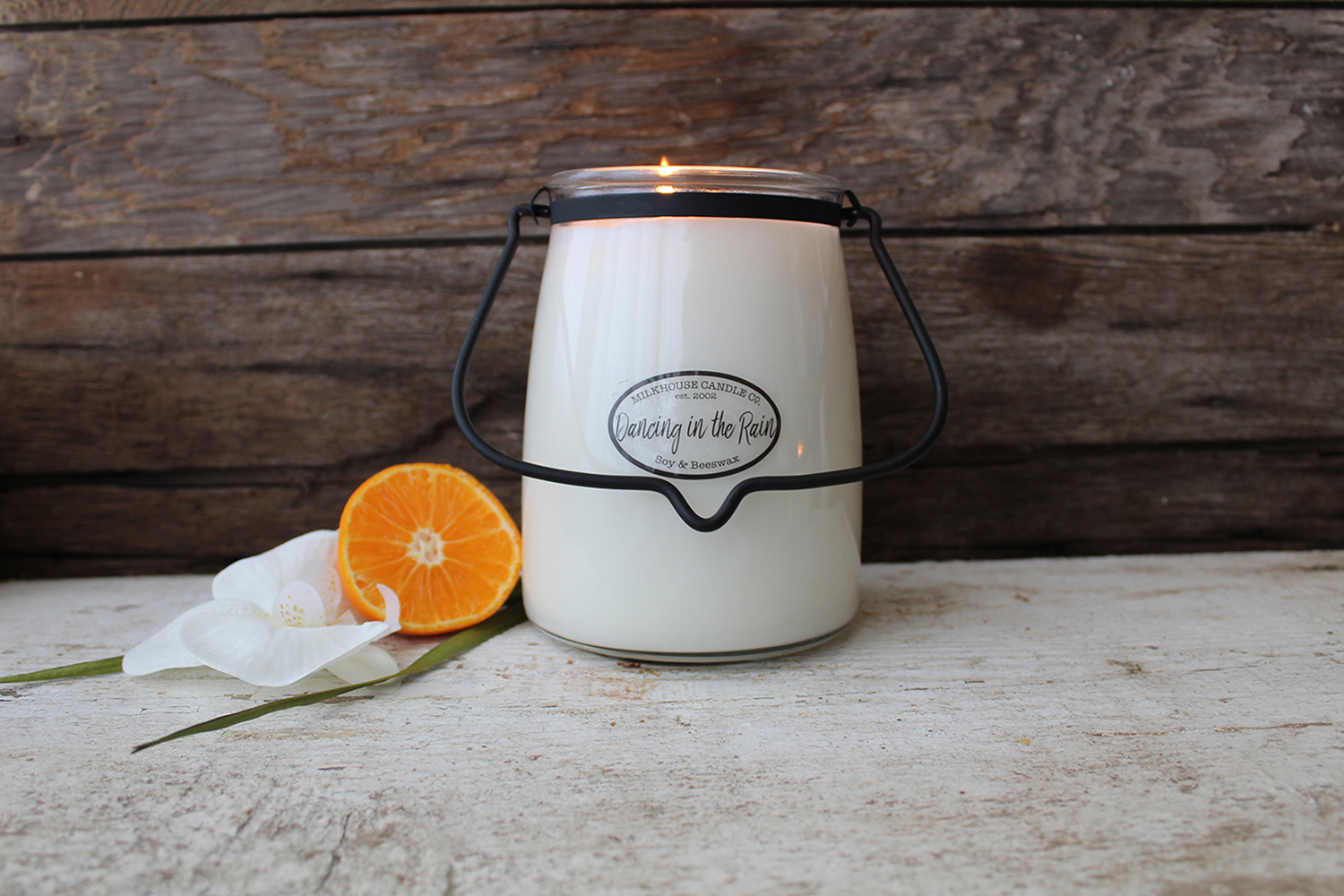 MILKHOUSE CANDLE Dancing in the Rain vonná sviečka BUTTER JAR (624 g)