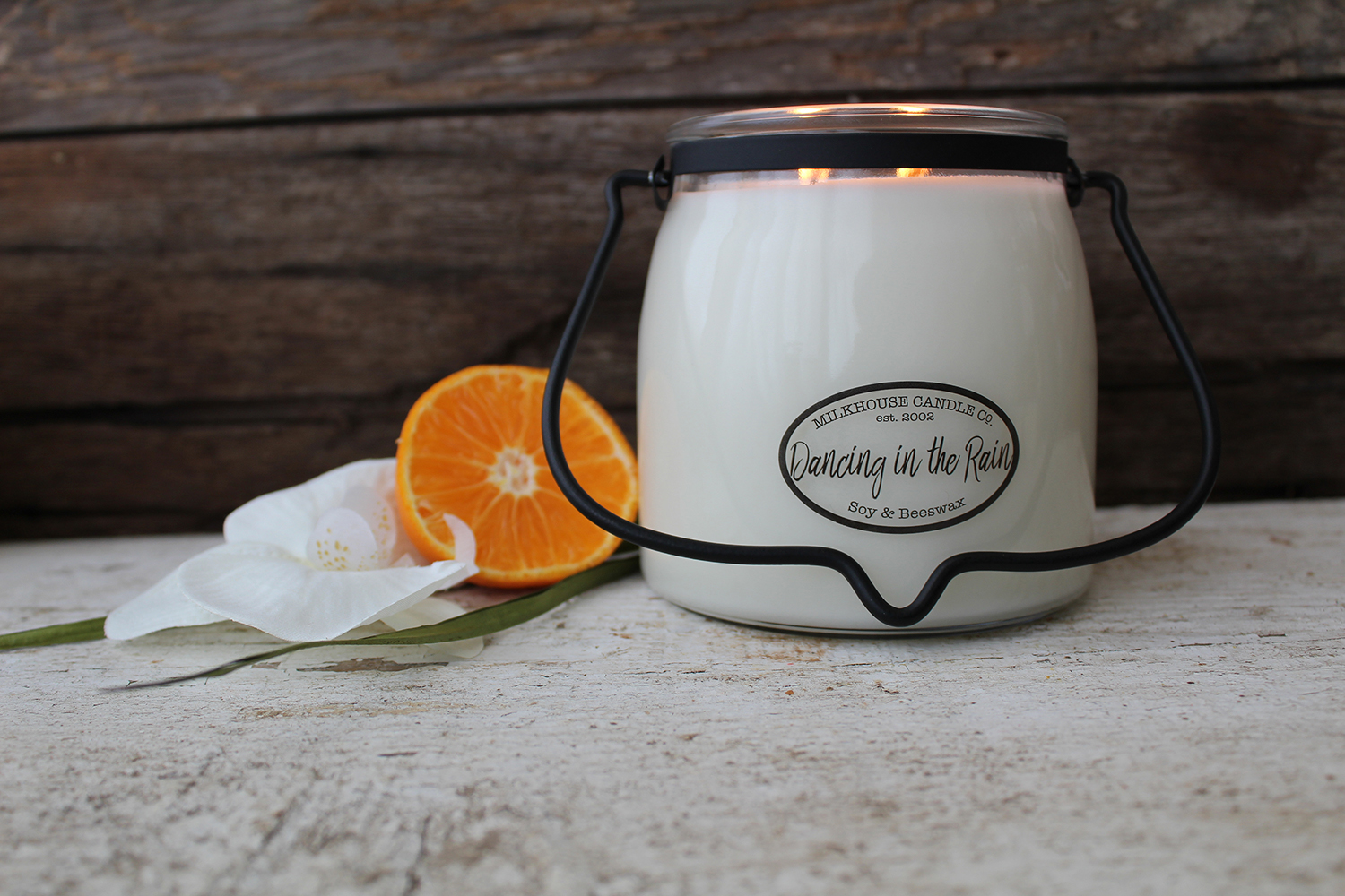 MILKHOUSE CANDLE Dancing in the Rain vonná sviečka BUTTER JAR 2-knôtová (454 g)