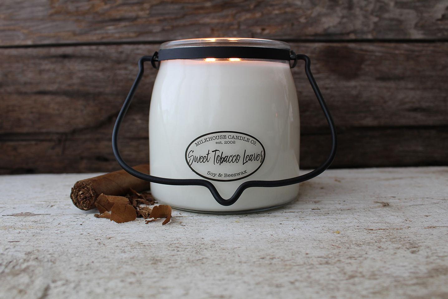 MILKHOUSE CANDLE Sweet Tobacco Leaves vonná sviečka BUTTER JAR 2-knôtová (454 g)