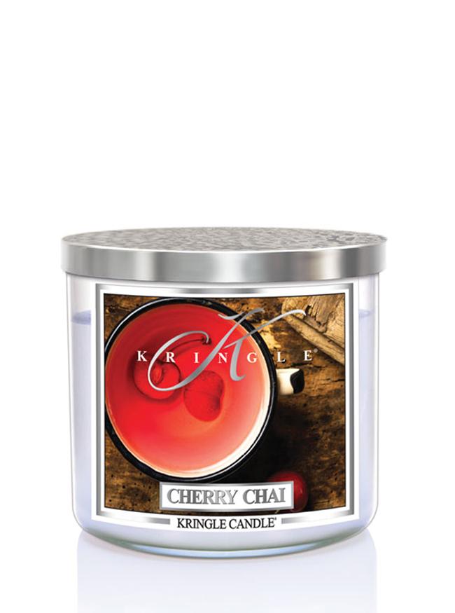 Kringle Candle Cherry Chai 3-knôtová vonná sviečka 411g